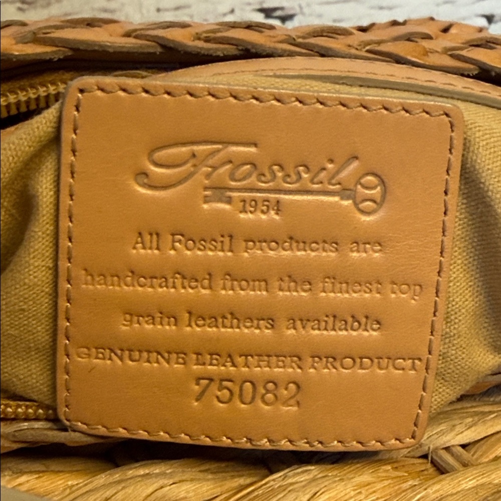 Fossil vintage Woven Shoulder Bag - Picture 8 of 9